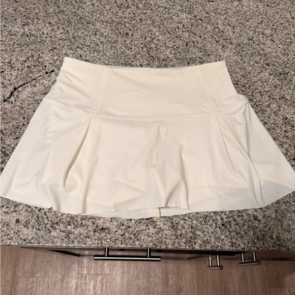 Lululemon Lost In Pace Skirt White Size 8 - Picture 7 of 11